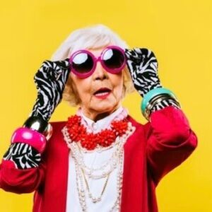 Never forget your accessories.  #funnyfashion